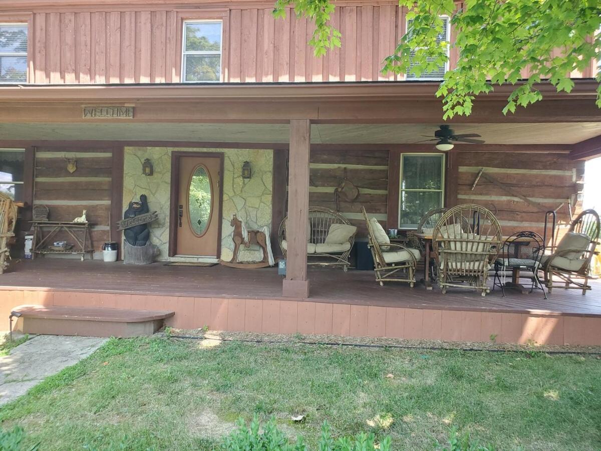 Holiday home Renovated 1847 Log