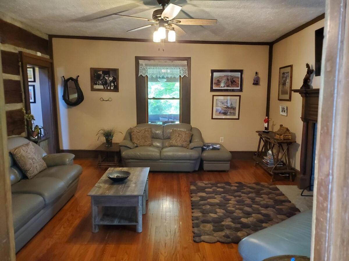 Renovated 1847 Log * Louisville